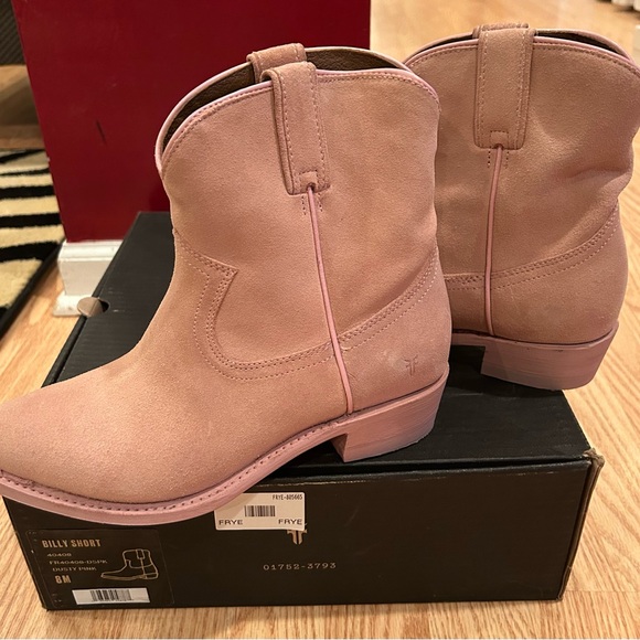 NIB Frye Billy Short in Dusty Pink. Size 8m. - Picture 3 of 8